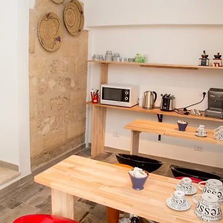 Aliga Bed & Breakfast