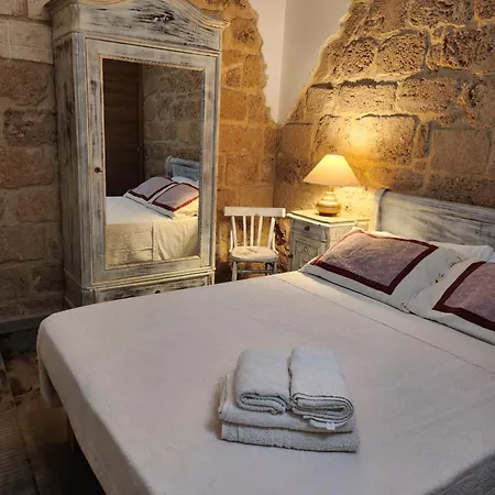 Aliga Bed & Breakfast